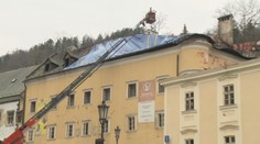 Hasiči už prekryli zničené strechy. V B. Štiavnici sú stále na nohách, no dostali aj dobrú správu