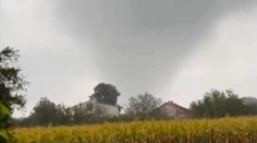 VIDEO: Nielen búrky, neutíchajúci dážď a záplavy. V Poľsku sa malo sformovať tornádo