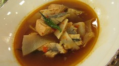 Thajská polievka GAENG SOM PLA