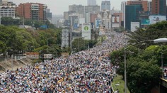 Masové demonštrácie vo Venezuele majú dve obete