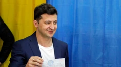Exit poll: Novým prezidentom Ukrajiny sa stal komik Volodymyr Zelenskyj