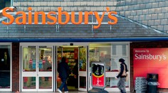 Fúzia Sainsbury's a Walmartu otriasla britským maloobchodným trhom