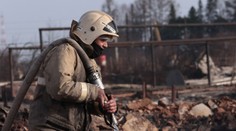 Dedinu v Rusku museli evakuovať. Lesný požiar na Urale tam podpálil sklad pušného prachu