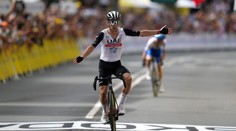 Úvodnú etapu Tour de France okorenil bratský súboj. Z víťazstva sa nakoniec radoval Adam Yates