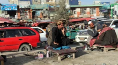 Taliban zakázal holičom v provincii Helmand holiť či upravovať brady