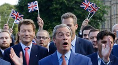 Farage: Nechávame za sebou zlyhávajúcu politickú úniu