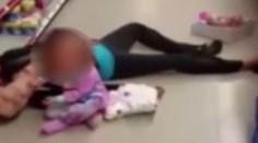 Predávkovaná matka skolabovala v obchode. Zachraňovala ju dvojročná dcéra