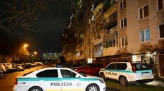 Masaker v Michalovciach. V byte na sídlisku našli zastrelený manželský pár a dve deti