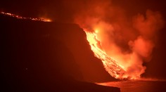 Poplach na ostrove La Palma: Láva zo sopky už steká do mora, čo spôsobuje toxické výpary