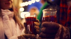 Posvietili si na lahôdku vianočných trhov. Toto hovorí doktorka o varenom víne