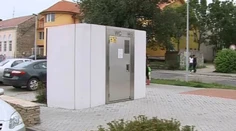 V Komárne majú ultramoderné verejné WC. Len na okrasu!