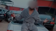 Muž afrického pôvodu dokonale prekabátil nemecký systém. Vďaka tomu má ročne od štátu 1,5 milióna eur