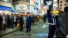 Muž v Japonsku útočil nožom vo vlaku, zranil sprievodcu a dvoch pasažierov