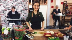 Mrkvový krém so zázvorom a zelerovými lupienkami