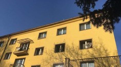 Explózia bytu v Banskej Bystrici si vyžiadala smrť muža, v byte mal robiť chemické pokusy