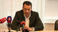 Podpisoval zmluvy s vlastnou tetou. Čelí obvineniu z klientelizmu