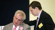 Zeman odkazuje expremiérovi Grossovi: Ak prijal Krista, nech rozdá majetok!