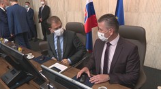 Podnikatelia majú zaplatiť štátu za rodné čísla, ktoré im sám pridelil