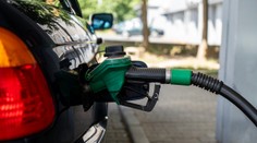 Cena benzínu ide na Slovensku nahor. V Česku aj Poľsku je zhodne o vyše sedem percent lacnejší