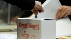 Francúzsko: Do 2. kola primárok ľavice postupujú Benoit Hamon a Manuel Valls