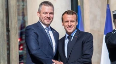 Premiér Pellegrini sa stretol v Elyzejskom paláci s prezidentom Emmanuelom Macronom