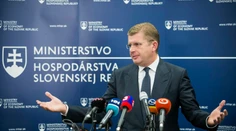Odvolali ich za kauzu Bžán, dostanú zlaté padáky: Toto sú sumy, ktoré musí vyplatiť štát