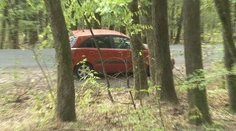 Otca troch detí neúspešne hľadajú už tretí týždeň. Opustené auto stojí v lese dodnes