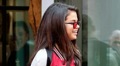 Zamilovaná až po uši. Selena Gomez vo vášnivom objatí s novou láskou