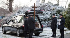 V Poľsku pochovali prvú obeť rakety, ktorá dopadla na obec Przewodów