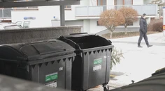 Česká polícia obvinila mamu dievčatka, ktoré našli v kontajneri v Pardubiciach