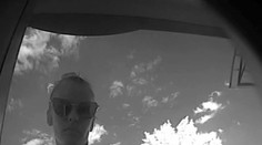 Žena sa nepriznala, že našla v bankomate stovky eur. Polícia už pozná jej totožnosť