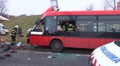 V nemocnici zostáva osem zranených z autobusu č. 21