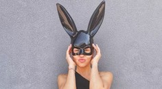 Dara ako sexy zajačica. Jej dokonalé telo má však konkurenciu