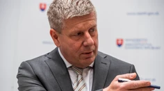 Lengvarský pred odchodom podpísal usmernenie na zmenu pohlavia. Matovič s Majerským zúria