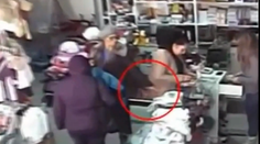 "Kradoška" roka! Ani kamery nepomohli