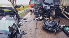 Nehoda na Horehroní paralyzovala dopravu. Hrôzostrašné zábery po zrážke auta s kamiónom