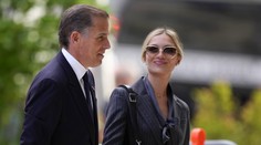 Syna amerického prezidenta Bidena uznal súd vinným z nezákonnej držby zbrane. Hrozí mu 25 rokov za mrežami