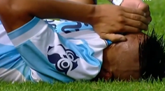 VIDEO: Kriminálny faul obrancu Bocy Juniors!