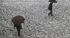 Husté sneženie v Tokiu narobilo problémy, hlásia 120 zranených
