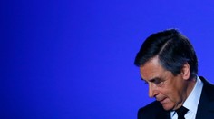 Fillon bude napriek problémom s justíciou kandidovať v prezidentských voľbách
