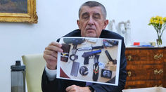 Ozbrojený muž chcel napadnúť Andreja Babiša. Ochranka ho spacifikovala