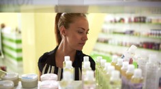 Kozmetická spoločnosť, ktorá pôsobí aj na Slovensku, zruší okolo 2500 miest