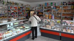 FOTO a VIDEO: Parižák a čapovaná desiatka na stojáka. Retro bufet v centre Trnavy vás vráti v čase