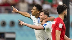 Gólová smršť a 24 minút nadstavenia. Angličania vykročili v Katare správnou nohou