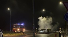 VIDEO: Obrovský oheň vydesil vodičov pri Triblavine. Na kruhovom objazde horela dodávka