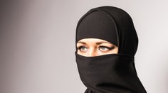 Rakúsky parlament schválil zákaz nosenia šatiek na základných školách