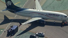 Dráma pri pristávaní. Boeing sa zrazil so zásobovacím vozidlom