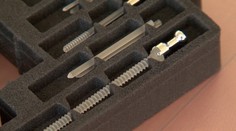 Slovenský primát pre novozámockú nemocnicu: Pacientom implantovali špeciálne skrutky