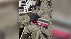 VIDEO: Pobrežie v USA zavalili nevábne nánosy morskej peny. Museli použiť snežné pluhy