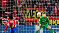 City postúpilo po bezgólovej remíze na Atleticu, Liverpool po prestrelke vyradil Benficu